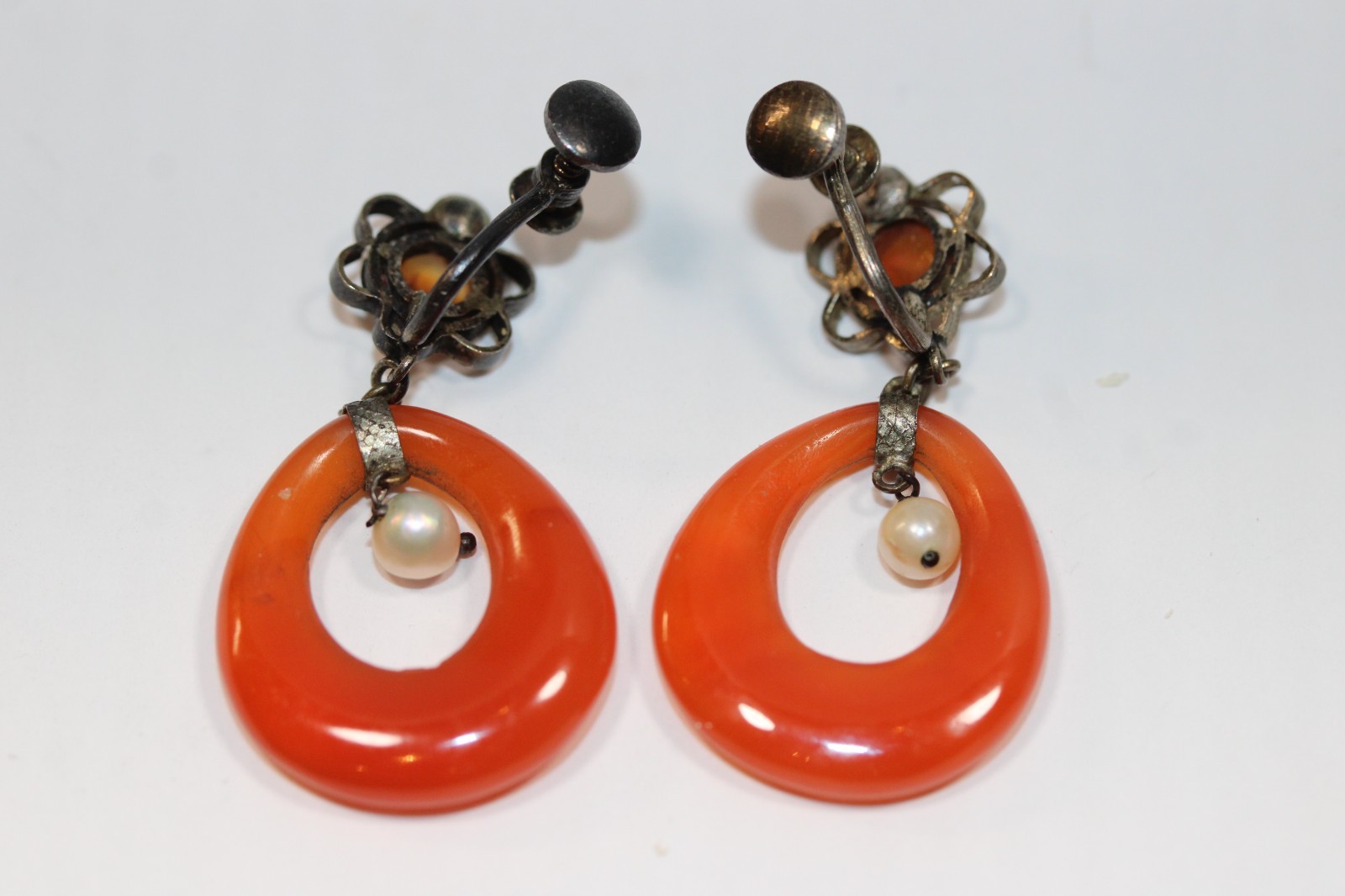 vintage carnelian oval circle dangle center pearl screwback earrings #0101