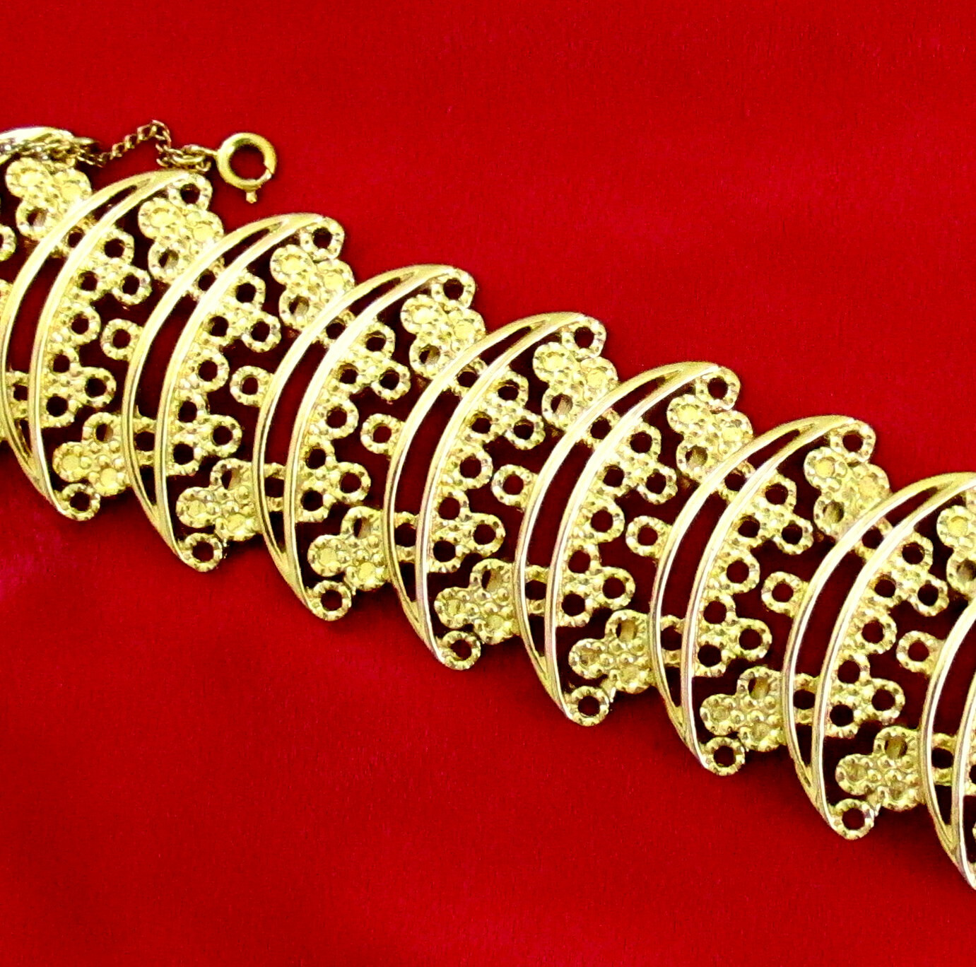 VTG RUNWAY RARE LACY GILT FILIGREE MONET “PRIMAVERA” BRACELET WIDE BOOK PIECE