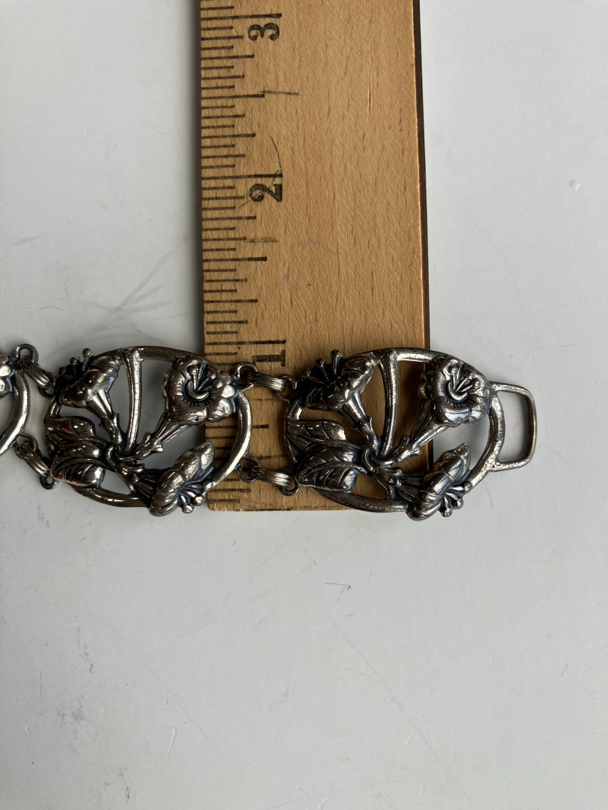 Vintage DANECRAFT Sterling Silver FLOWER Repousse Oval Panel Bracelet 26 Grams !