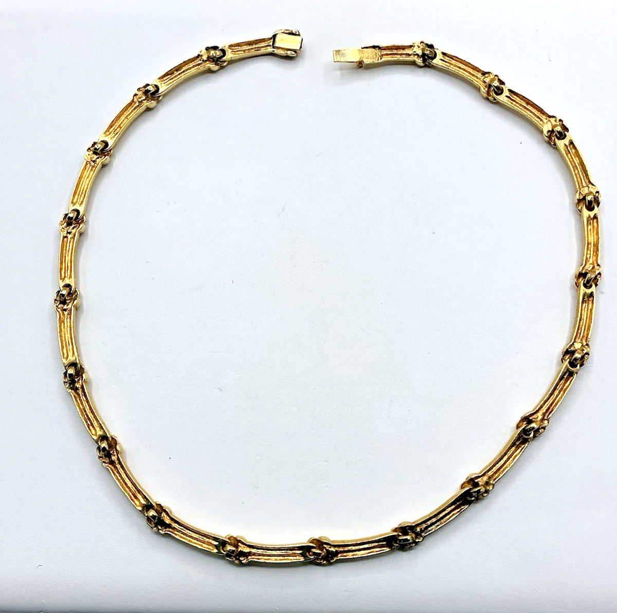 Vintage Gold Tone Love Knot Bar Link 18″ Statement Heavy Necklace Unbranded