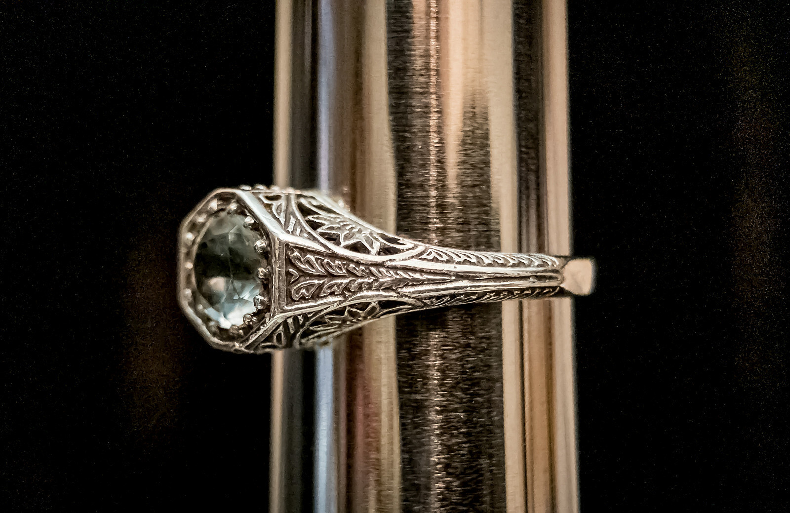 Vintage Sterling Silver Filigreed Openwork Ring with Glass Stone