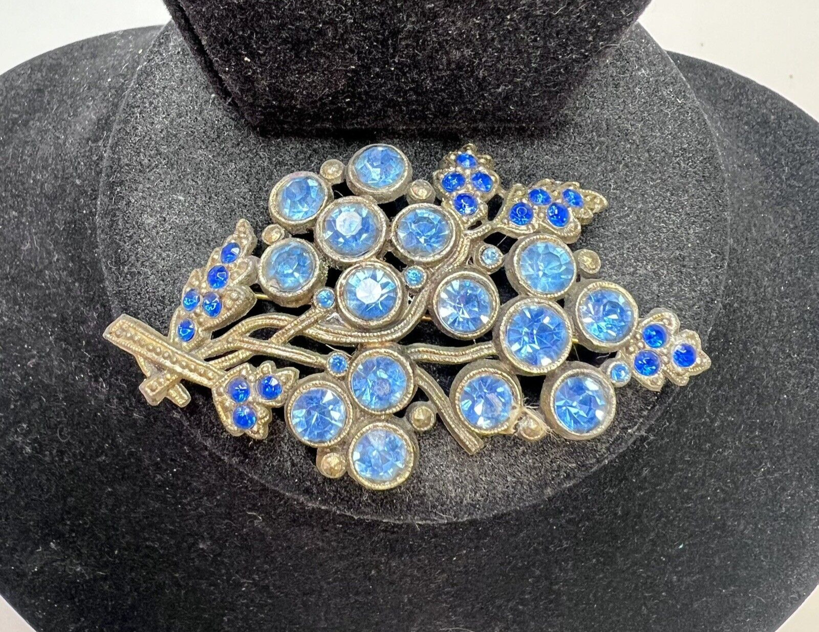 Vintage Signed L/N Little Nemo Silver Tone Blue Rhinestone Pot Metal Brooch Pin