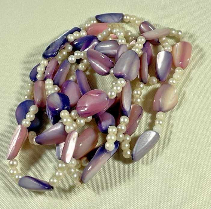 Vintage Pastel Beaded Necklace Faux Pearl Lavender Purple 19.5″ Acrylic Beads