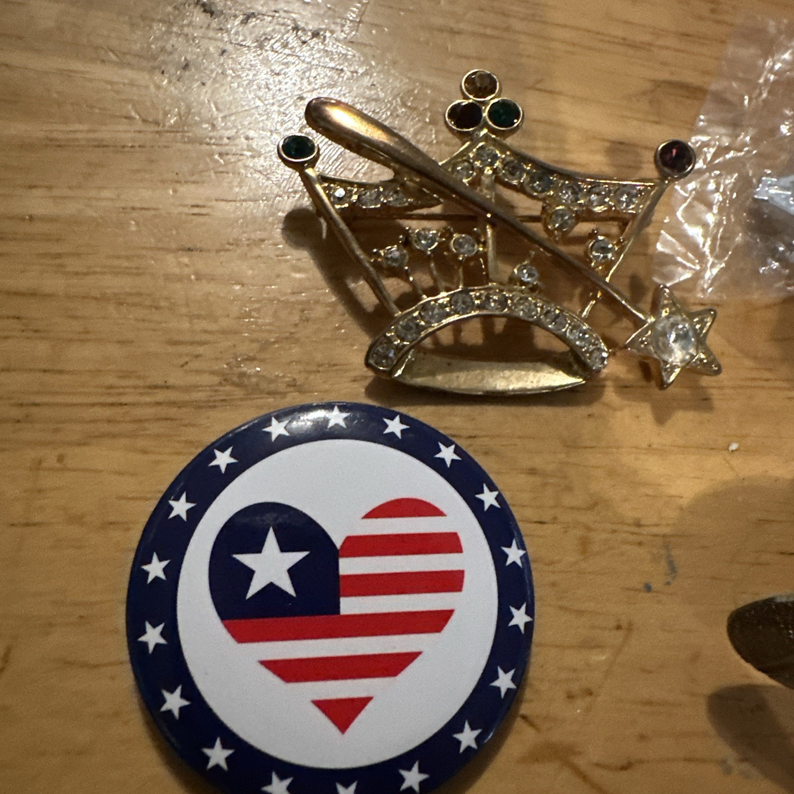 Vintage Pins Lot 14 Brooches and Pin Backs, Assorted Styles and Sizes