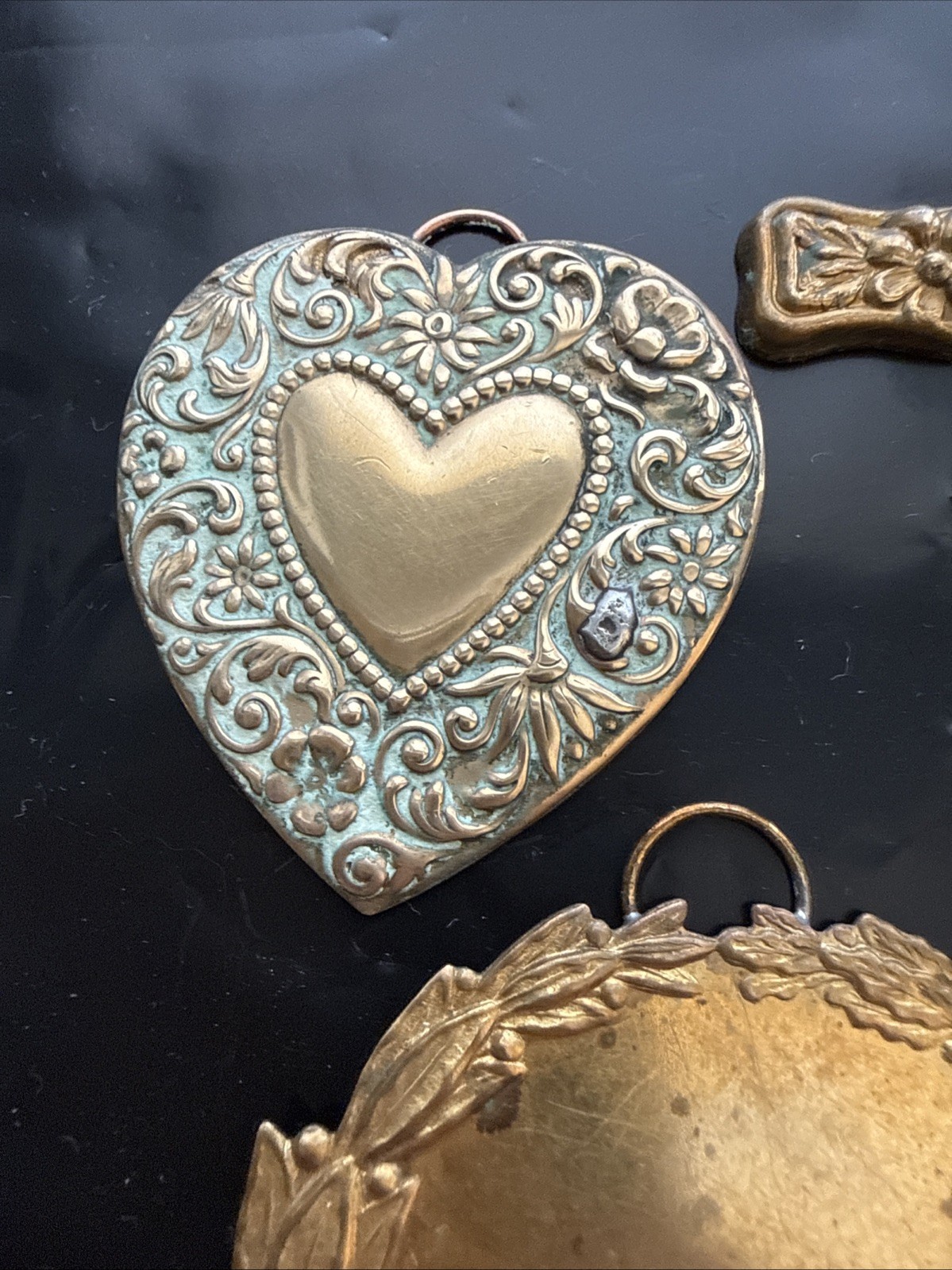7 Vintage Brass Pendants Cross Angels Bird Rabbit Wreath Art Noueva Victorian