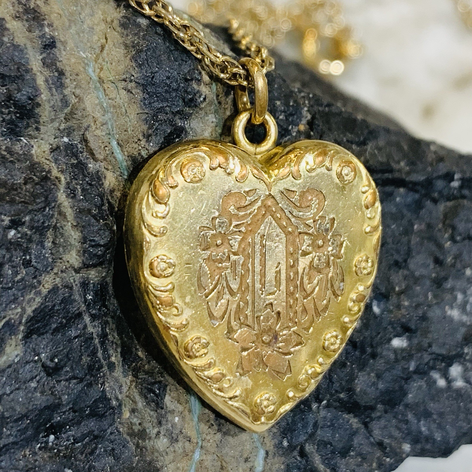 ANTQ HEART LOCKET Necklace 12K GOLD FILLED 8.58gr Art Nouveau .75” House 20”