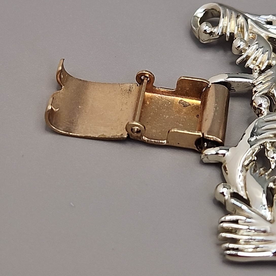Vintage Charel Wide Bracelet Openwork Leaf Bar Link Gold Tone 7″