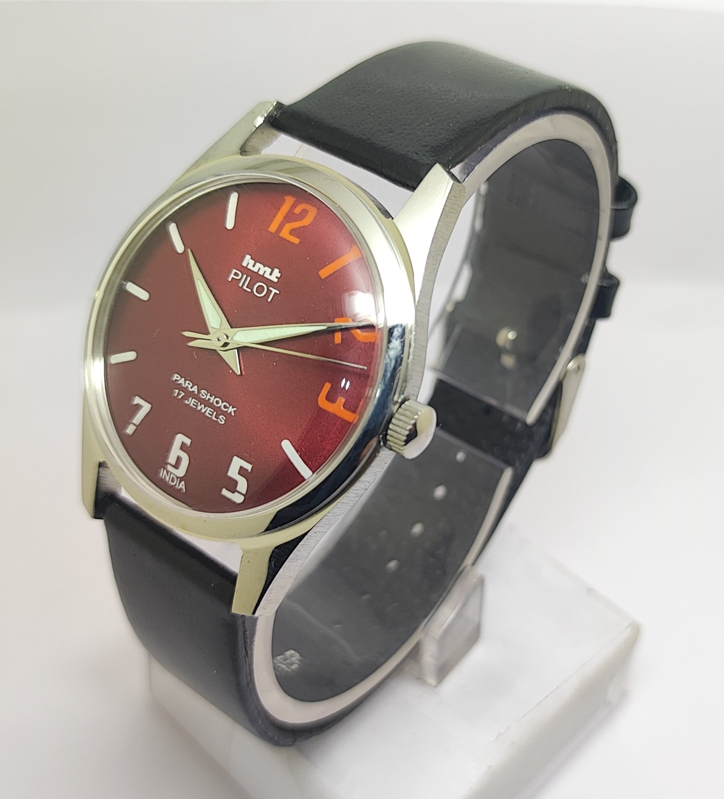Vintage Hmt Pilot Red Dial 17 Jewels Para Shock Mechanical hand winding Watch