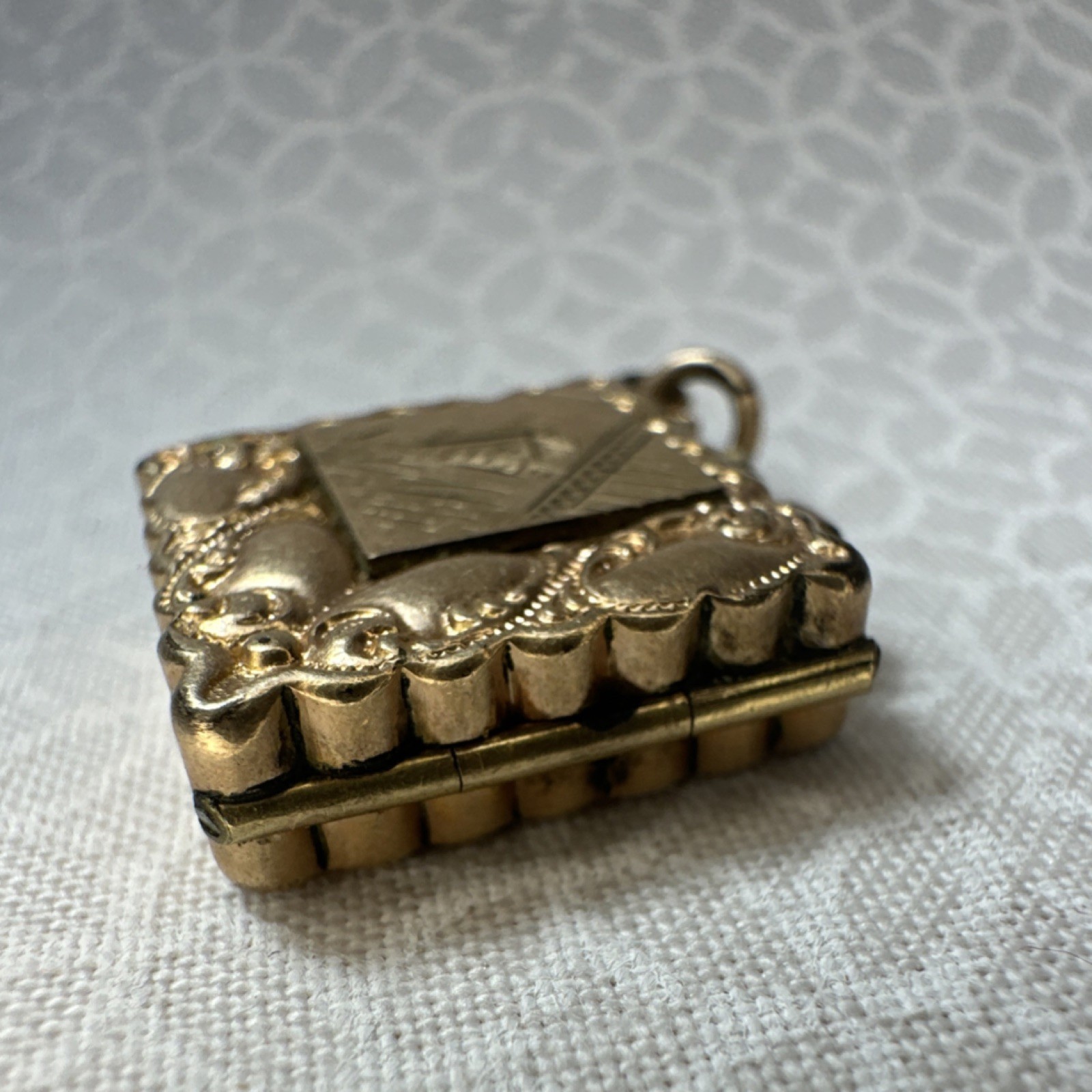 Gold Tone Engraved Square Photo Locket Pendant No Stone Unisex Adults