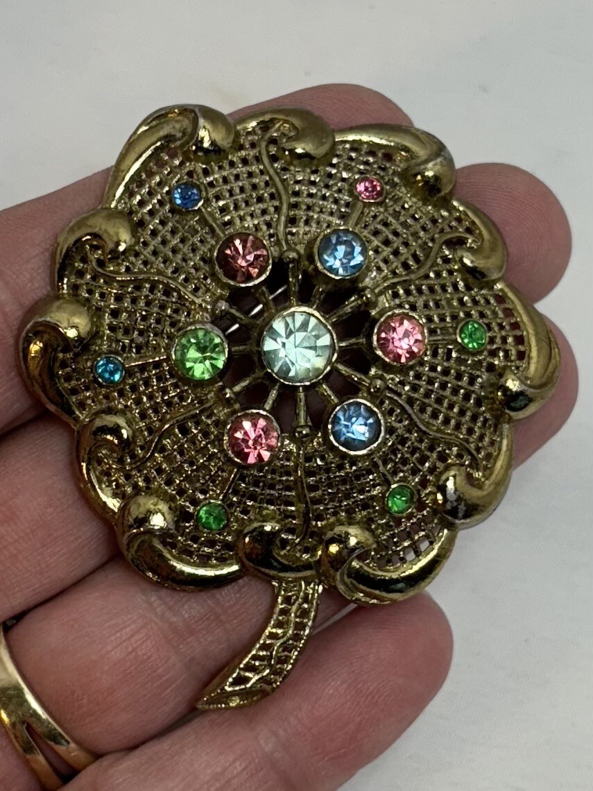 Vintage Multicolor Rhinestone Little Nemo Brooch With Gold tone Mesh… Nice!