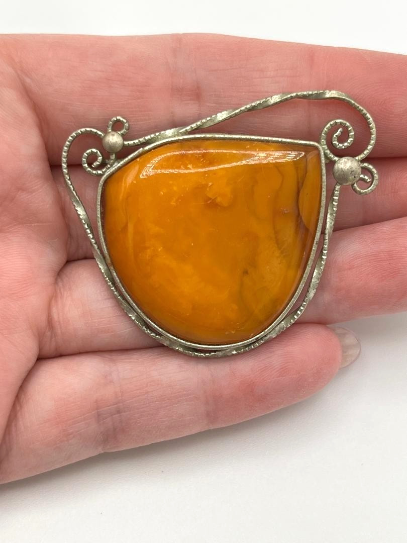 Vintage Natural Baltic Butterscotch Egg Yolk Amber Filigree Melchior Brooch Pin