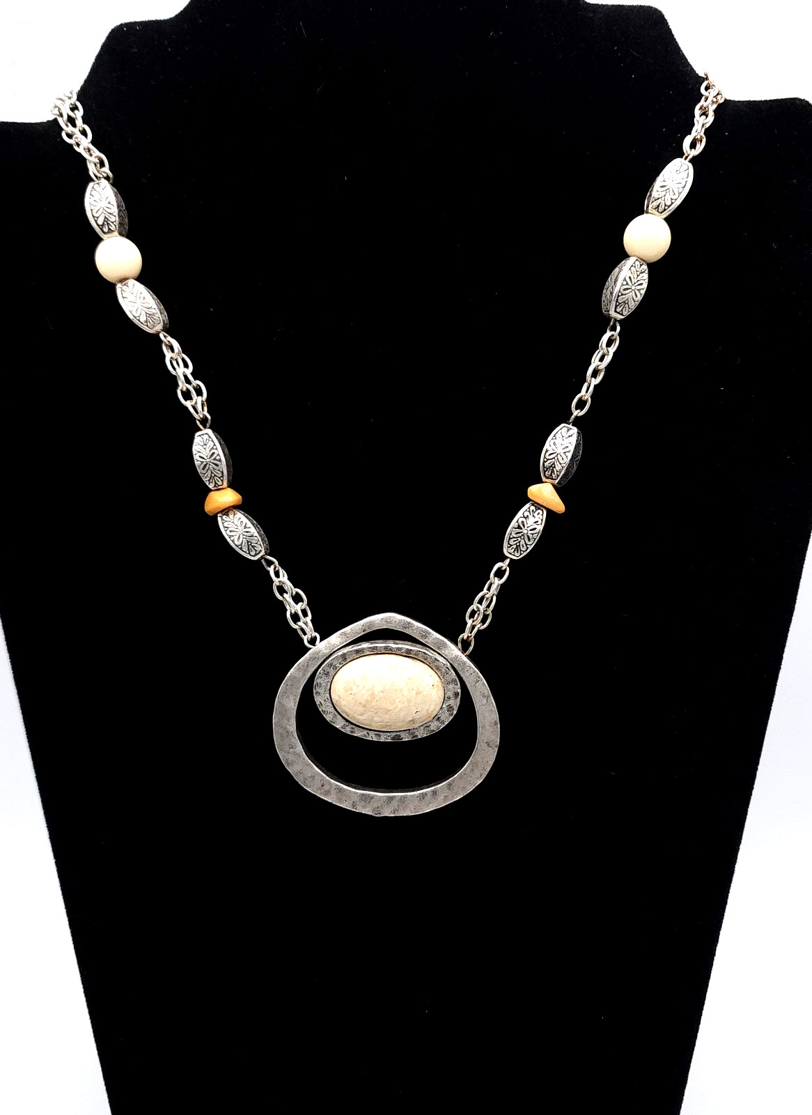 Vintage Avenue Signed Necklace Silver Tone Cream Stone Statement Pendant 18-21in
