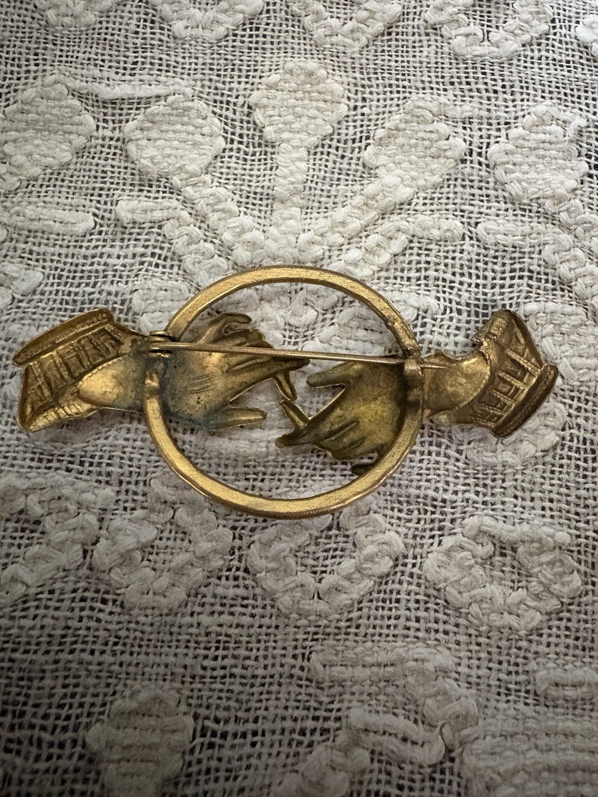 Vintage Gold Tone Gloved Hands Circle Brooch Pin Metal Pin No Stone