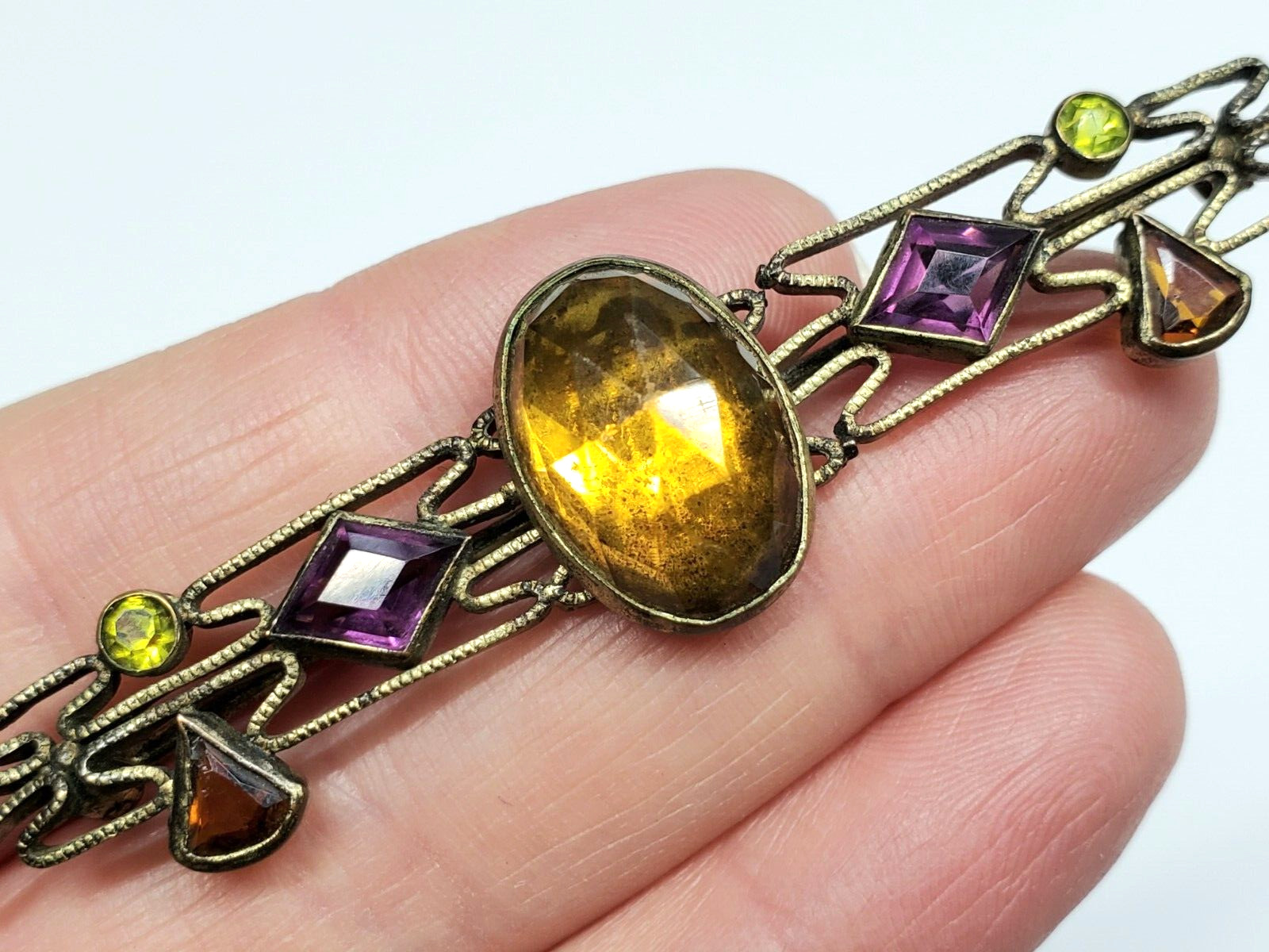 Vintage Art Deco Glass Faux Gemstone Brass Plated Filigree Bar Pin Brooch