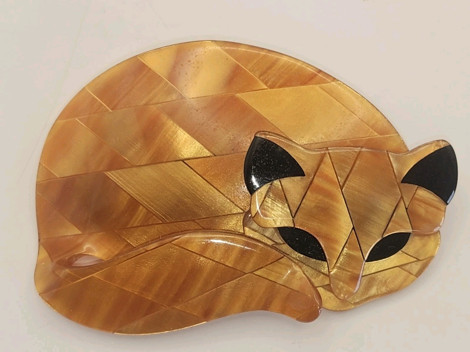 Vtg MCM LEA STEIN Mosaic Brooch Tortoise Shell Sleeping Cat Cellulose Acetate