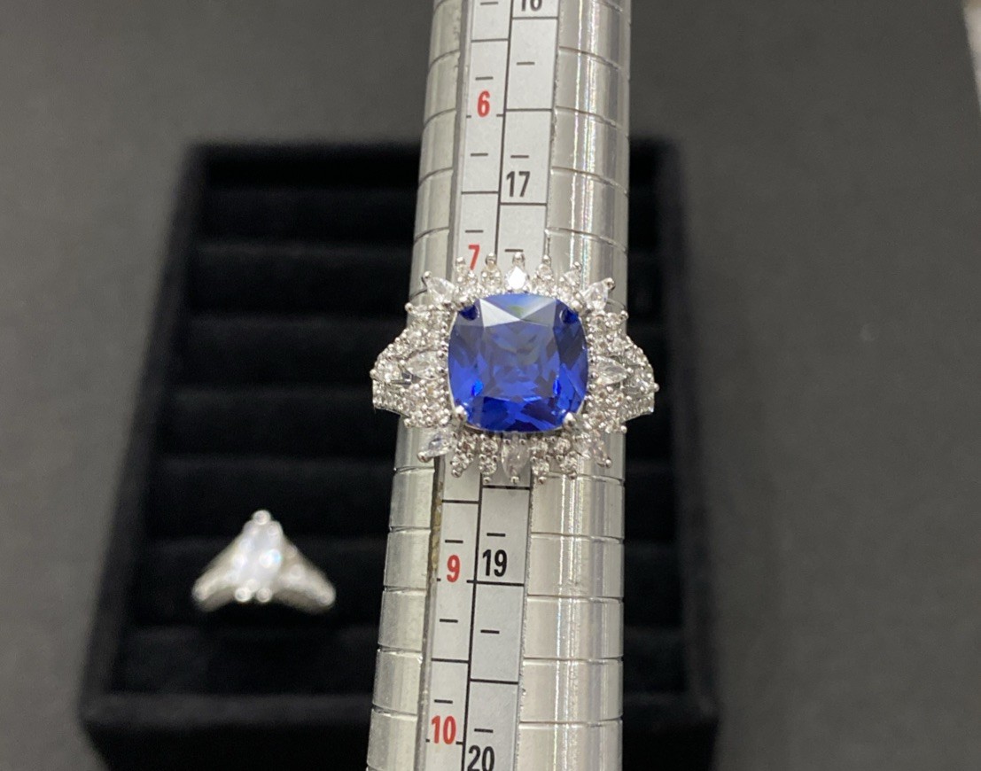 ✨Lot Of 5 Vintage To Now Beautiful Gemstone Estate Rings, All Size 8✨