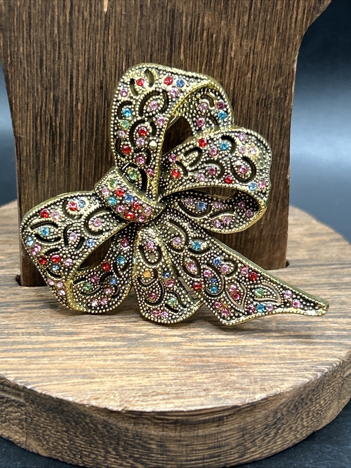 Modern Costume Jewelry Gold Tone Multicolor Bow Pin Brooch 2 1/2” Tall