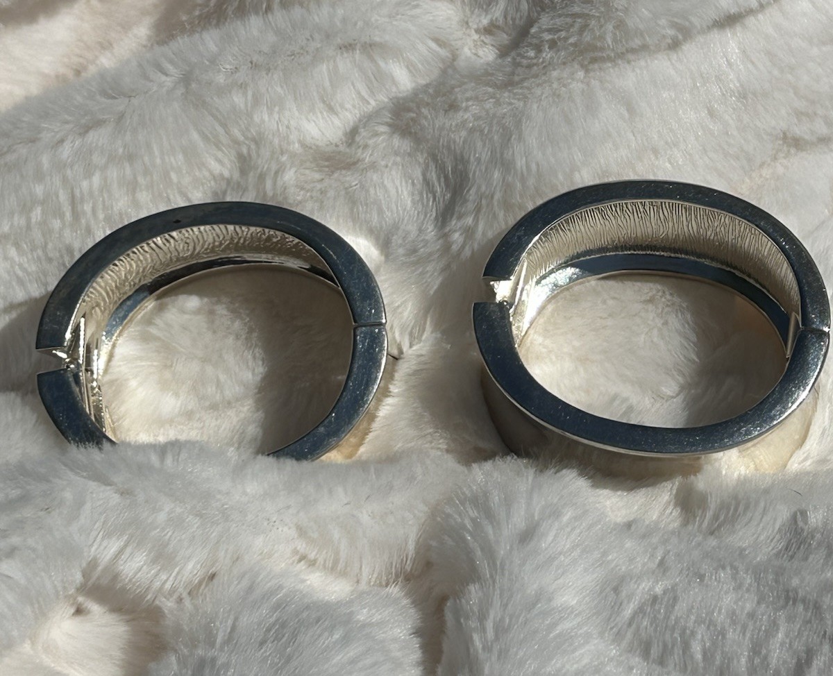 Pair Of Chunky Avon Silver Plate Bracelets Clamper Vintage excellent
