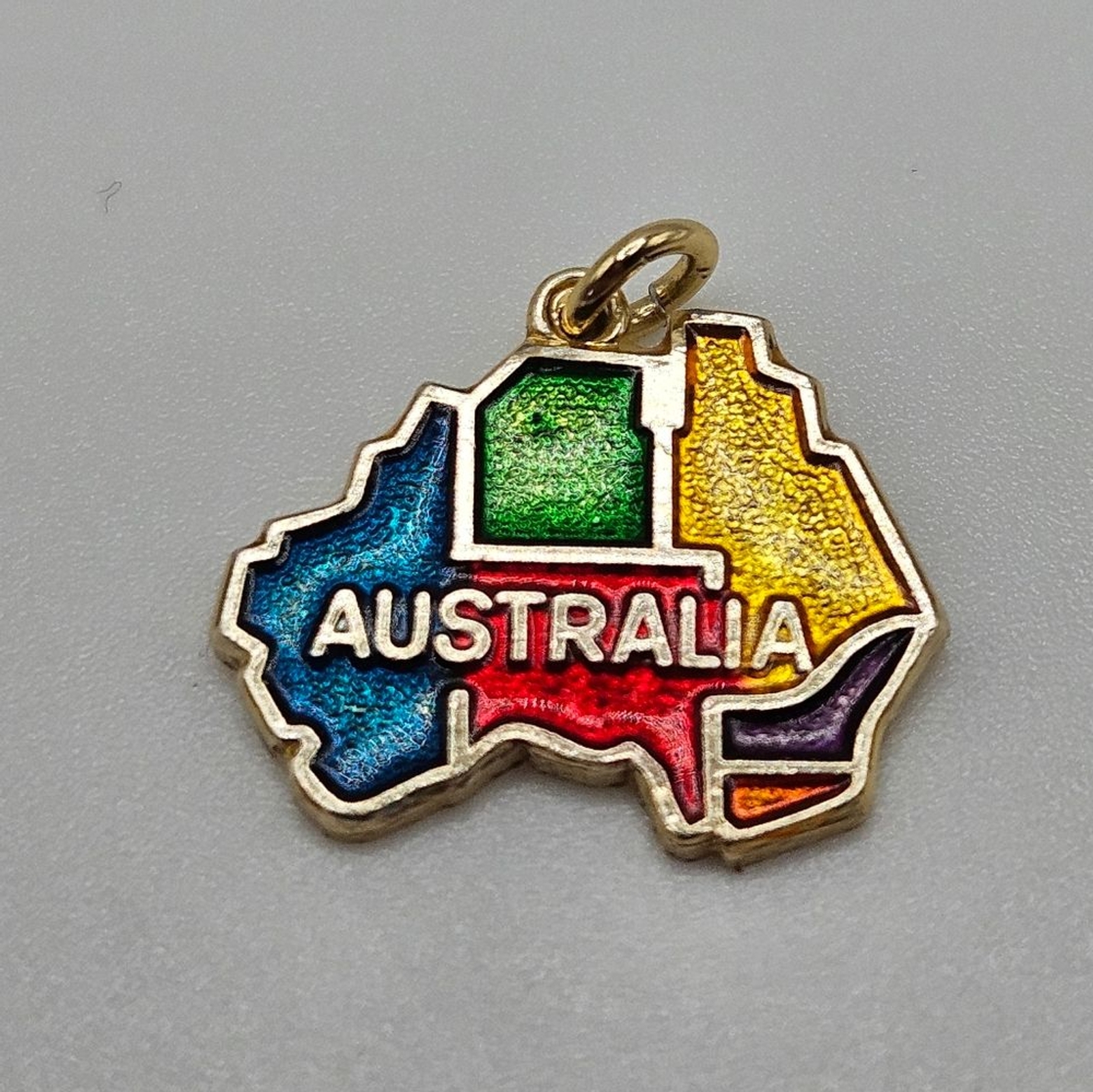 VINTAGE Australia Colorful Enamel Country Shaped Charm Souvenir Travel