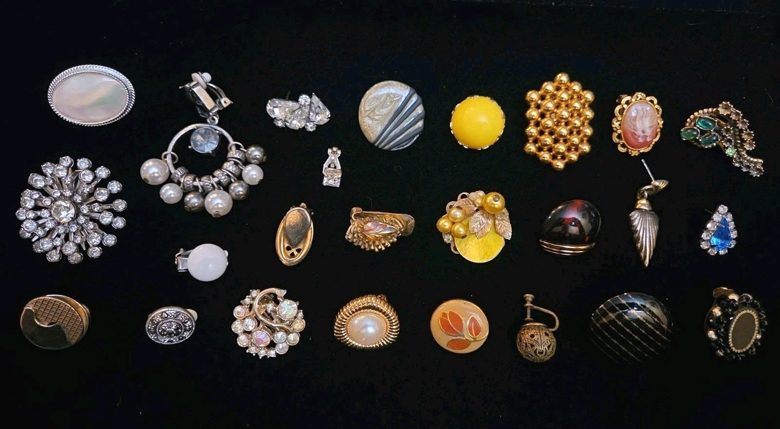 Lot Of 25 Vintage Costume Jewelry Single Earrings Clip On Craft Some Signed
