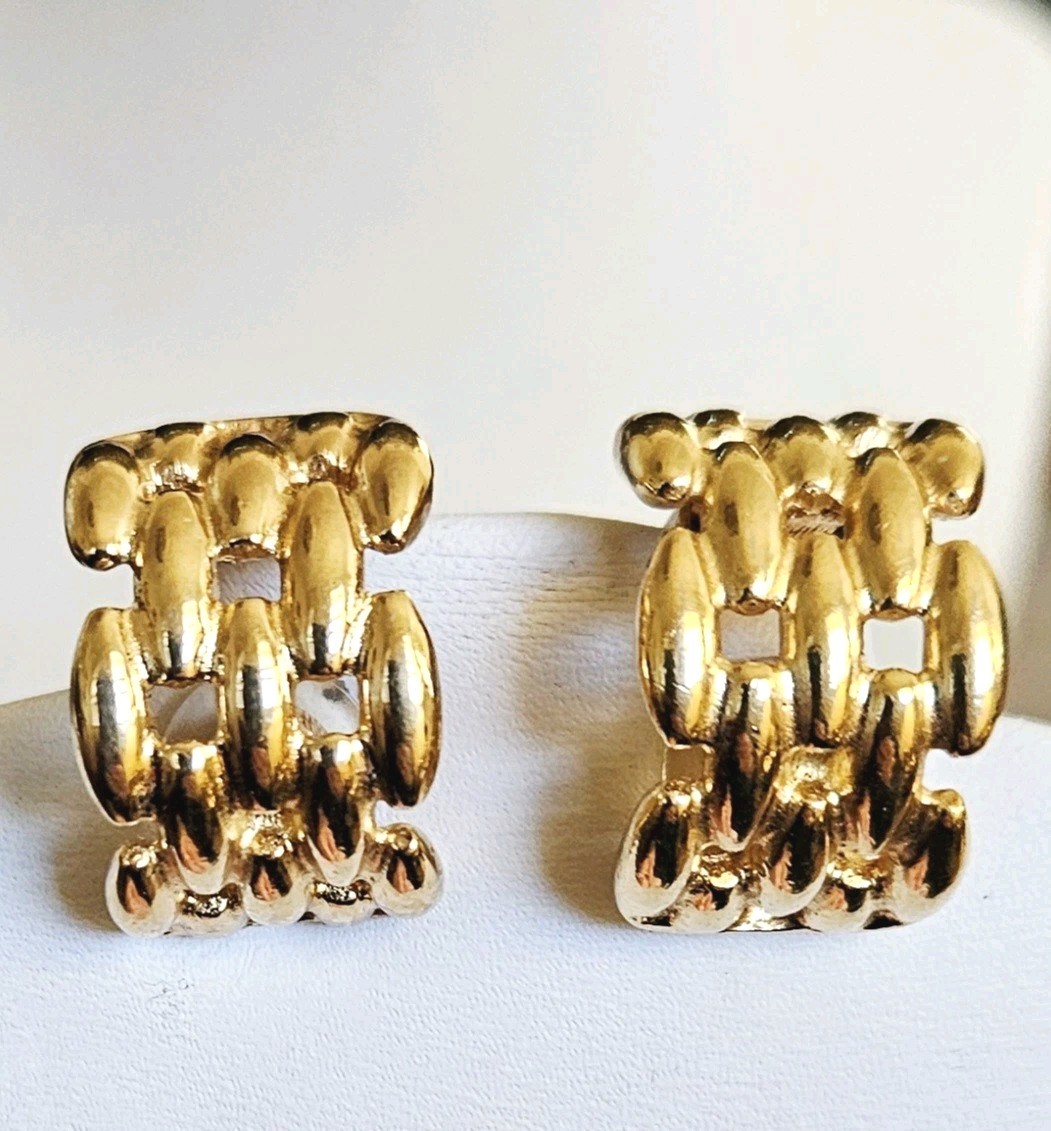 VTG Christian Dior Earrings Gold Plated Chain Basket Weave Half Hoop ClipOn .75″