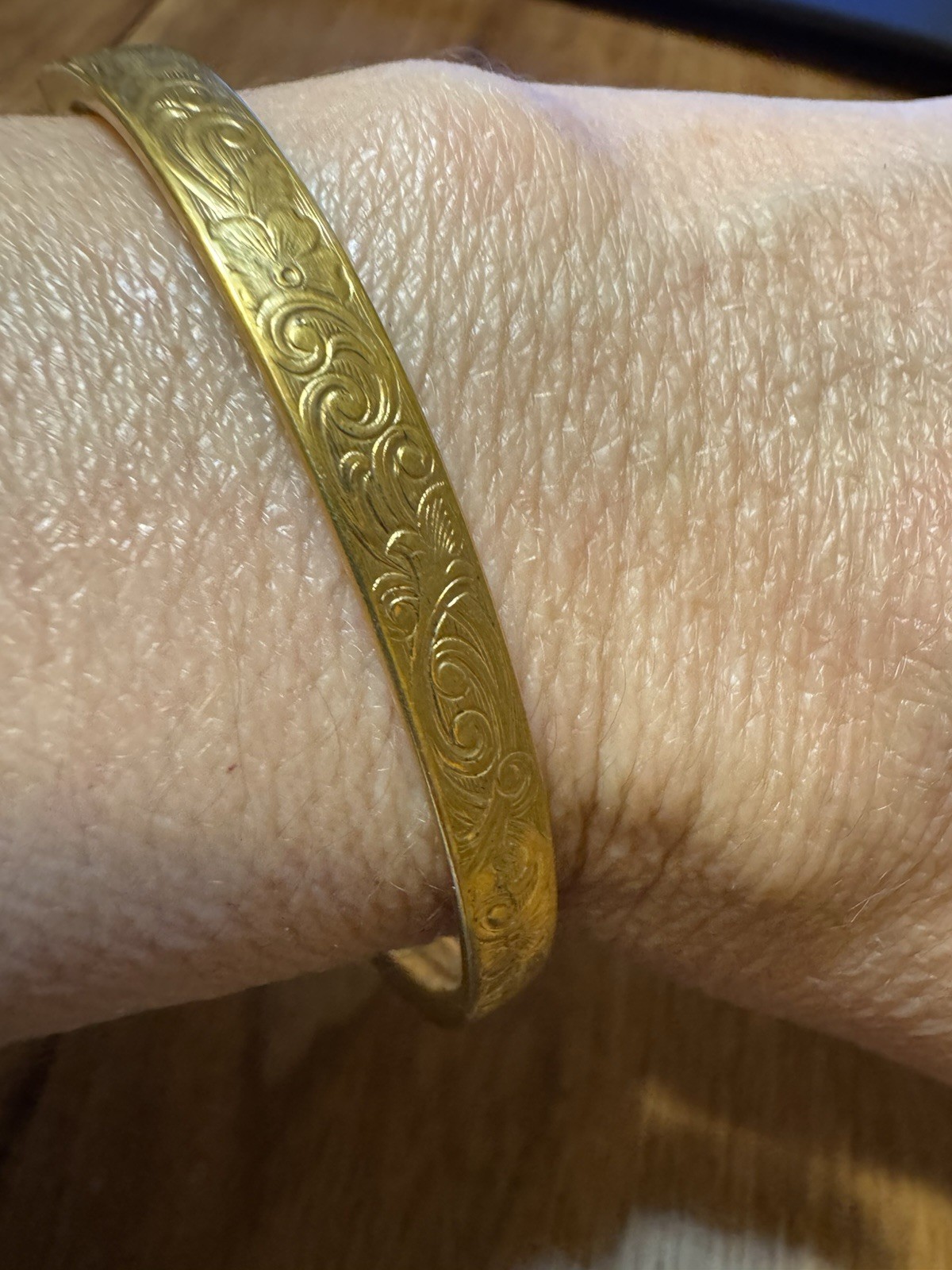 Vintage 1/20th 12K Yellow Gold Filled Floral Repousse 5 mm Bangle Bracelet~91 Gr