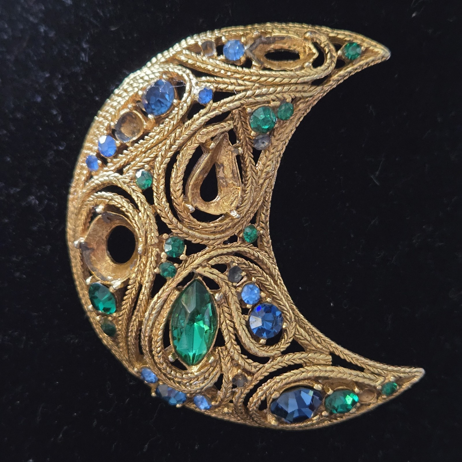 Vintage Unsigned La Roco Paisley Crescent Moon Brooch Gold Tone REPAIR AS-IS