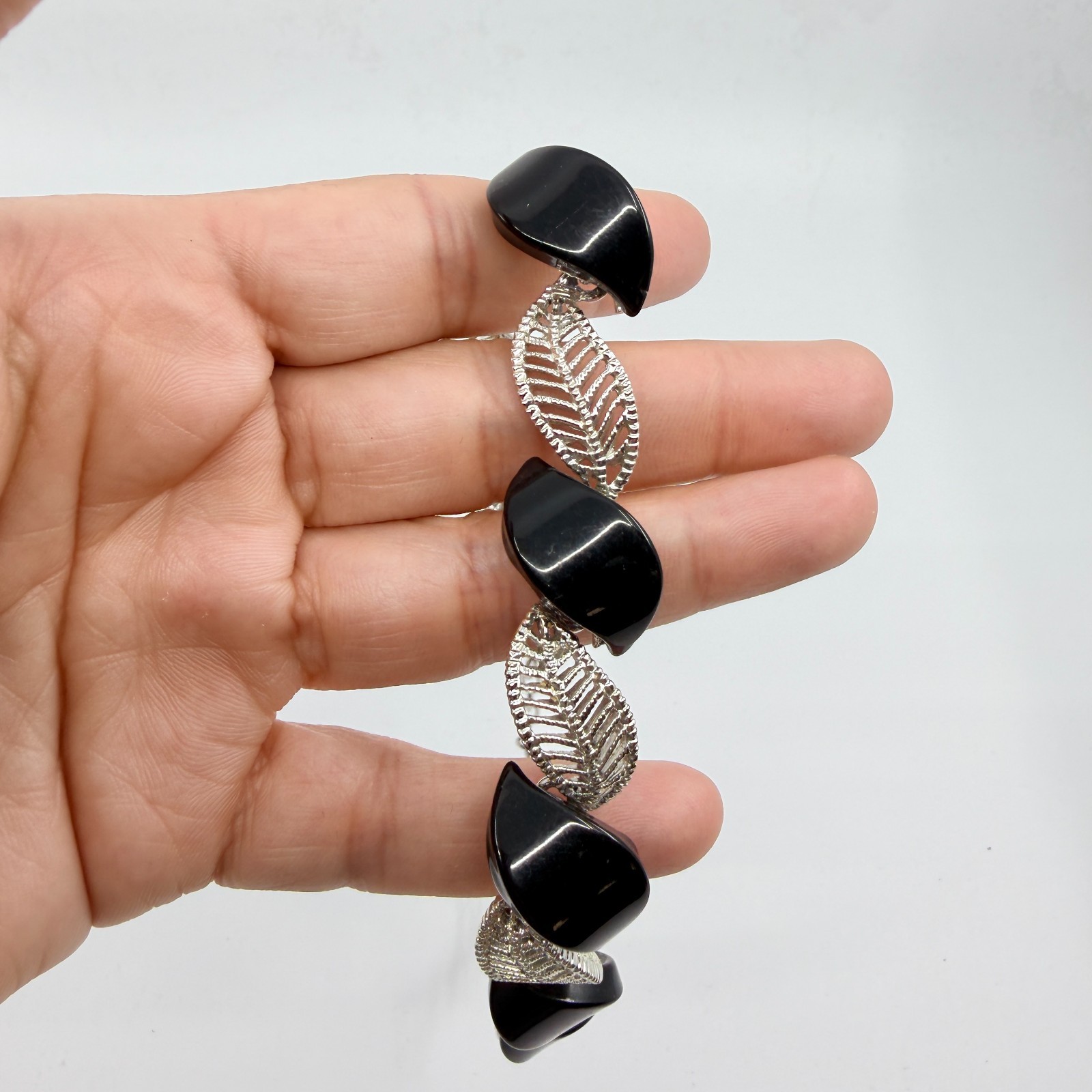 Vintage MCM Mid Century Silver Tone Filigree Leaf Black Cabochon Choker Necklace