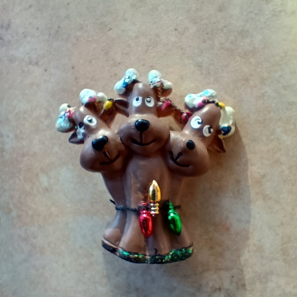 Vtg Reindeer Pin Brooch Acrylic Resin Plastic 3 Deer + Christmas Lights Decor