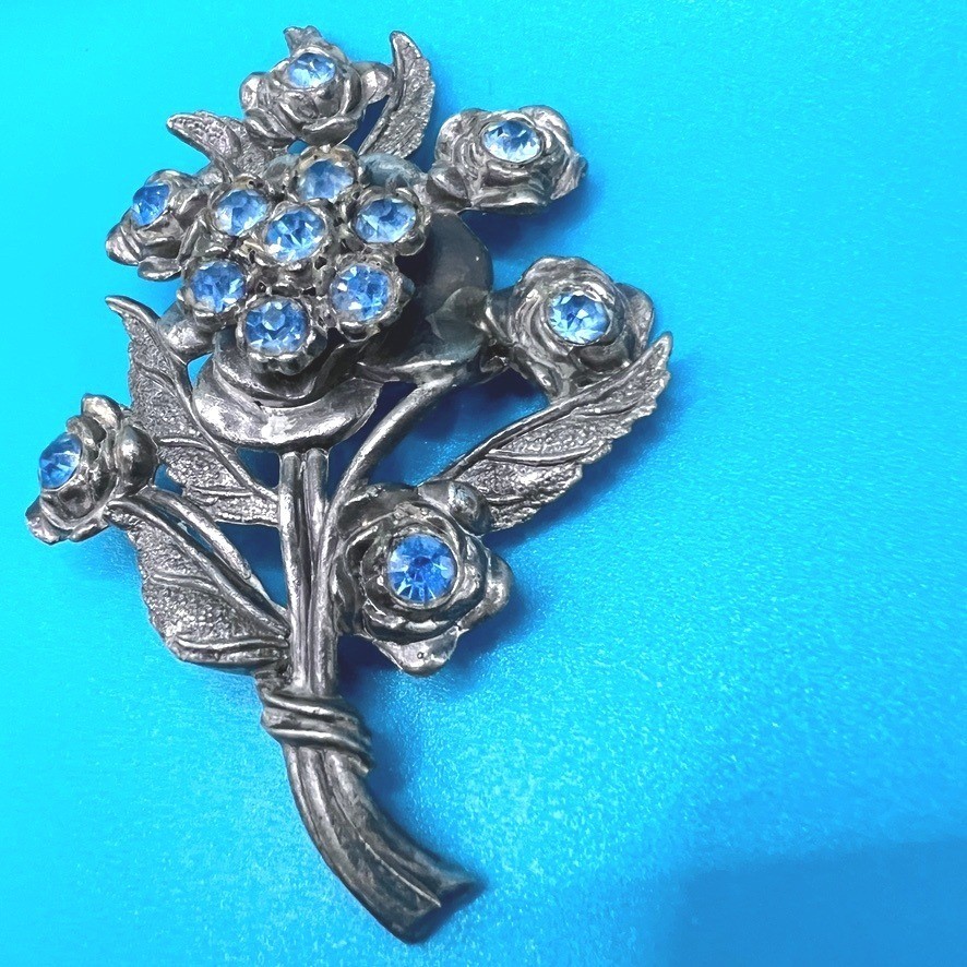 Vintage Little Nemo Large Pot Metal Brooch Blue Rhinestones Floral 3.25″ LN/25