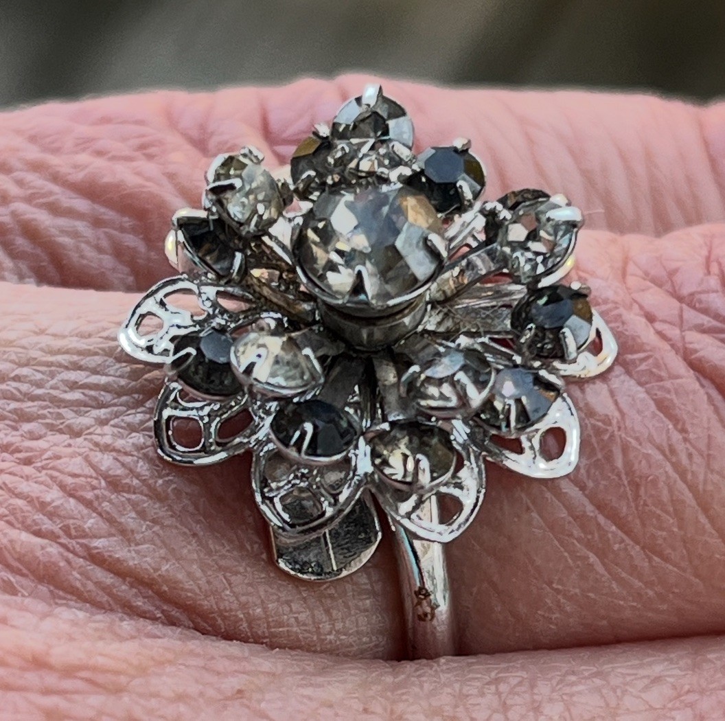 Vintage Sarah Coventry Ring Tiered Flower Clear & Dark Grey Rhinestones Silver