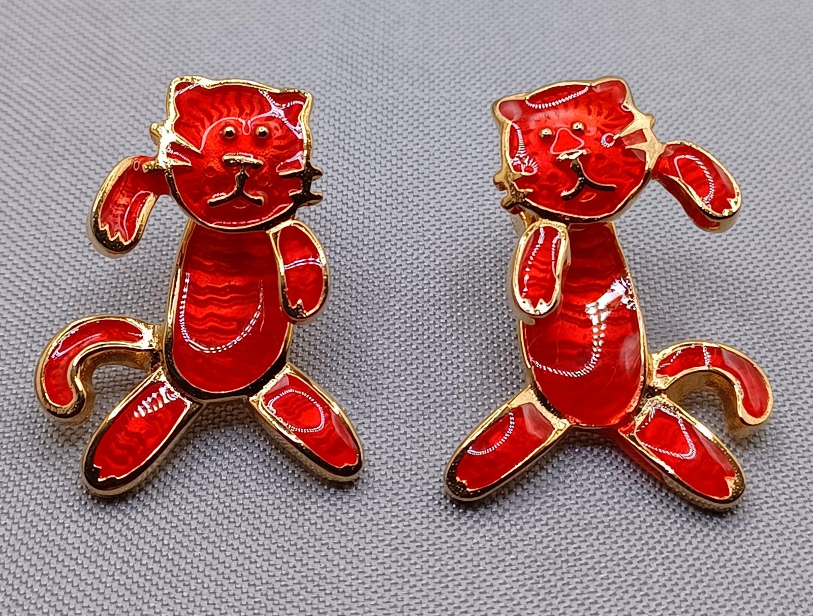 Berebi Red Cat Illusion Earrings Gold Tone Guilloche Enamel Pierced Front Back