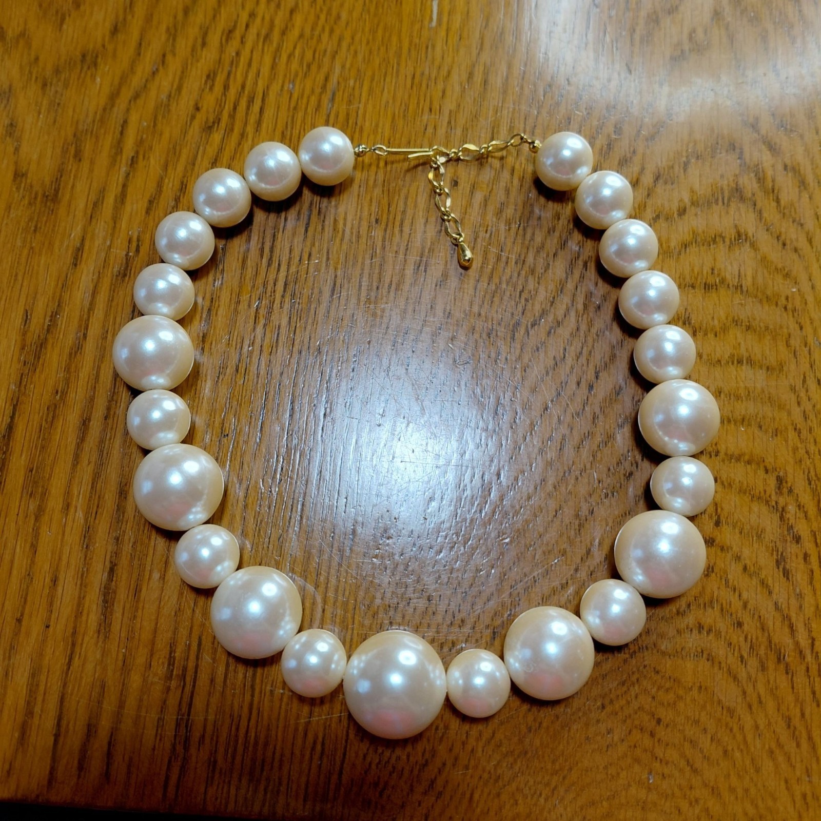 Large glass pearls hook closure