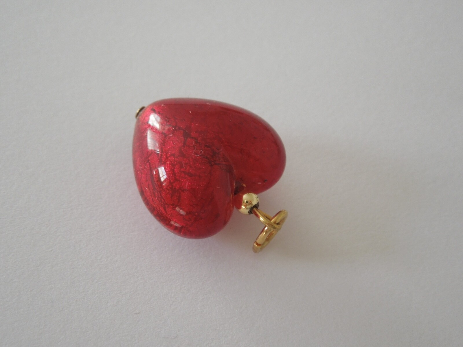 Glass Heart Pendant Red 7.2 G/3.1 X 2.0 X 1.3 CM