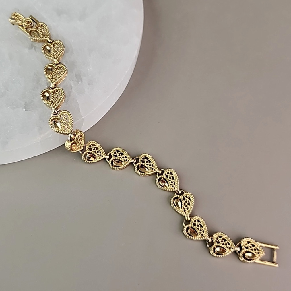 Vintage Heart Chain Bracelet Filigree Openwork 1cm Gold Tone 6.5″