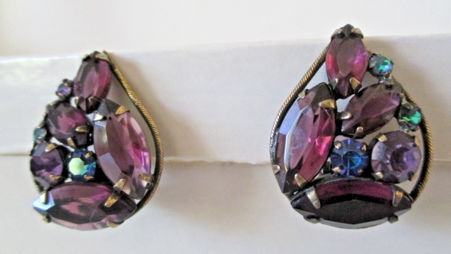 Vintage Amethyst & Sapphire Glass Teardrop 1″ Clip-On Earrings Gold Tone AZJ