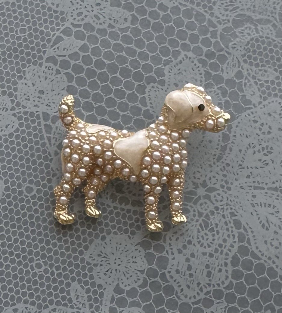 Dog vintage style brooch / enamel on gold tone metal