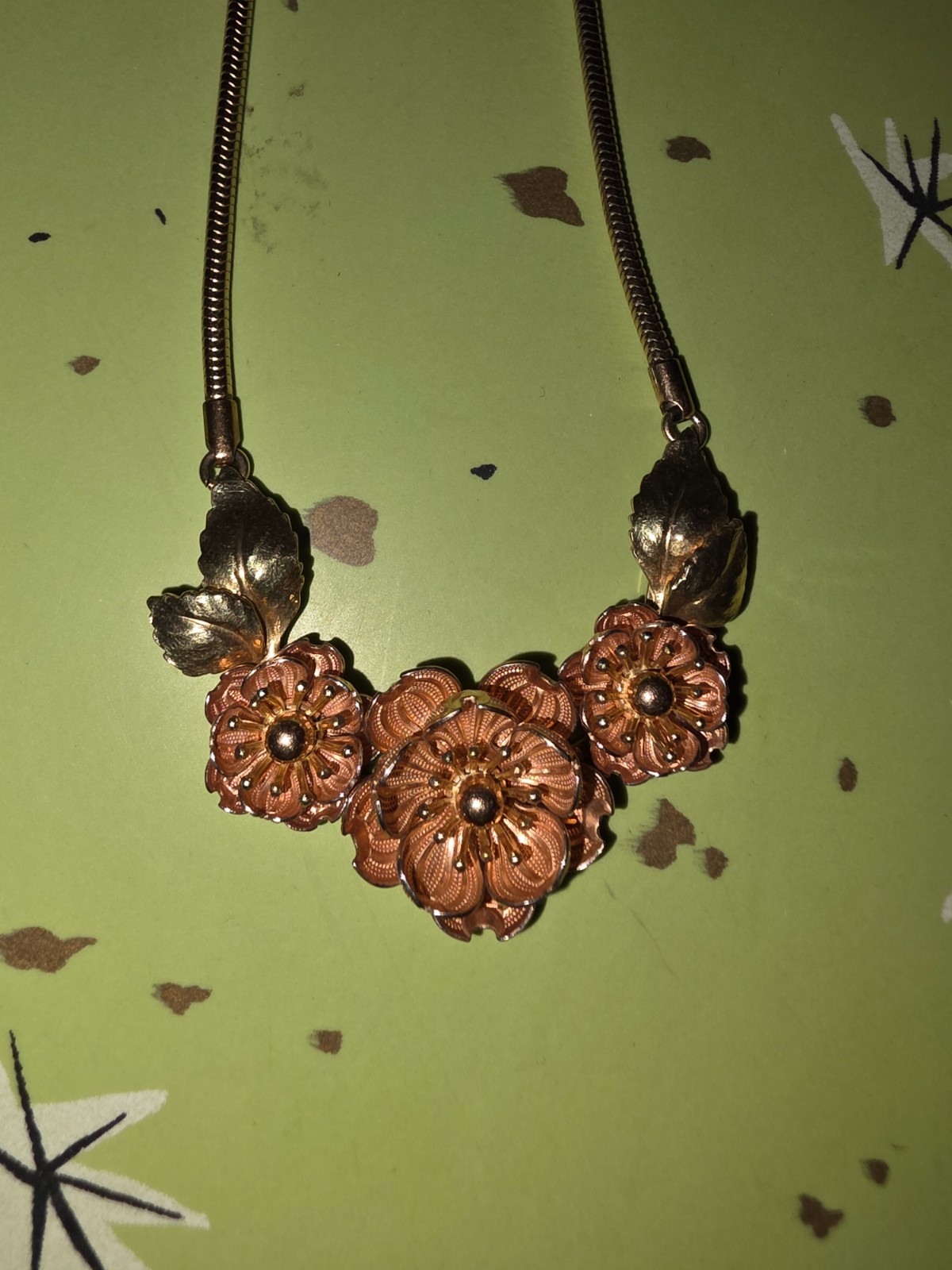 Vintage Krementz Signed 2 Tone Rose/Gold Dainty Flower Leaves Choker Necklace