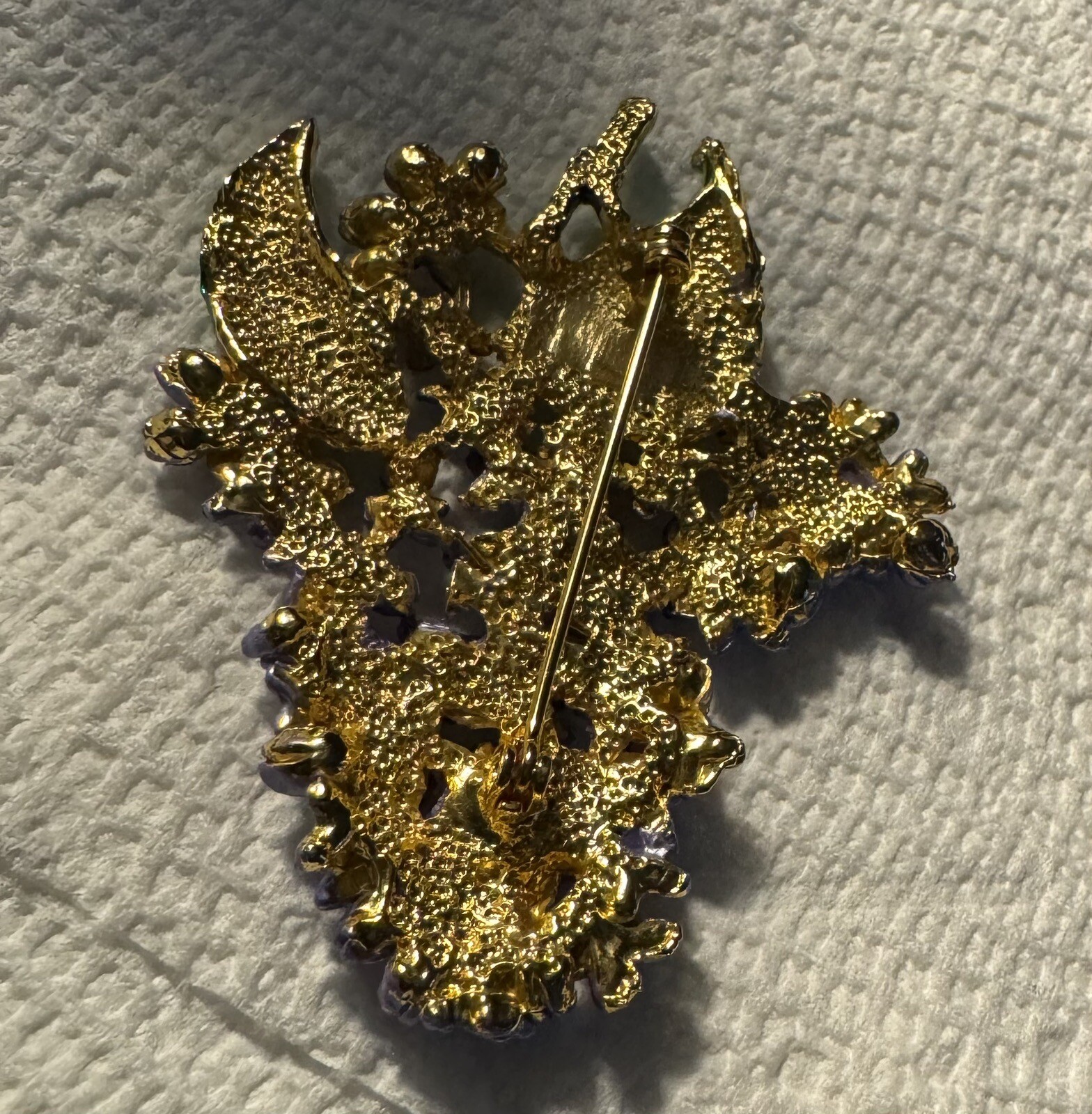 SALE: Vintage Gold Tone Lilacs Flower Floral Purple Enamel Brooch Pin Unsigned