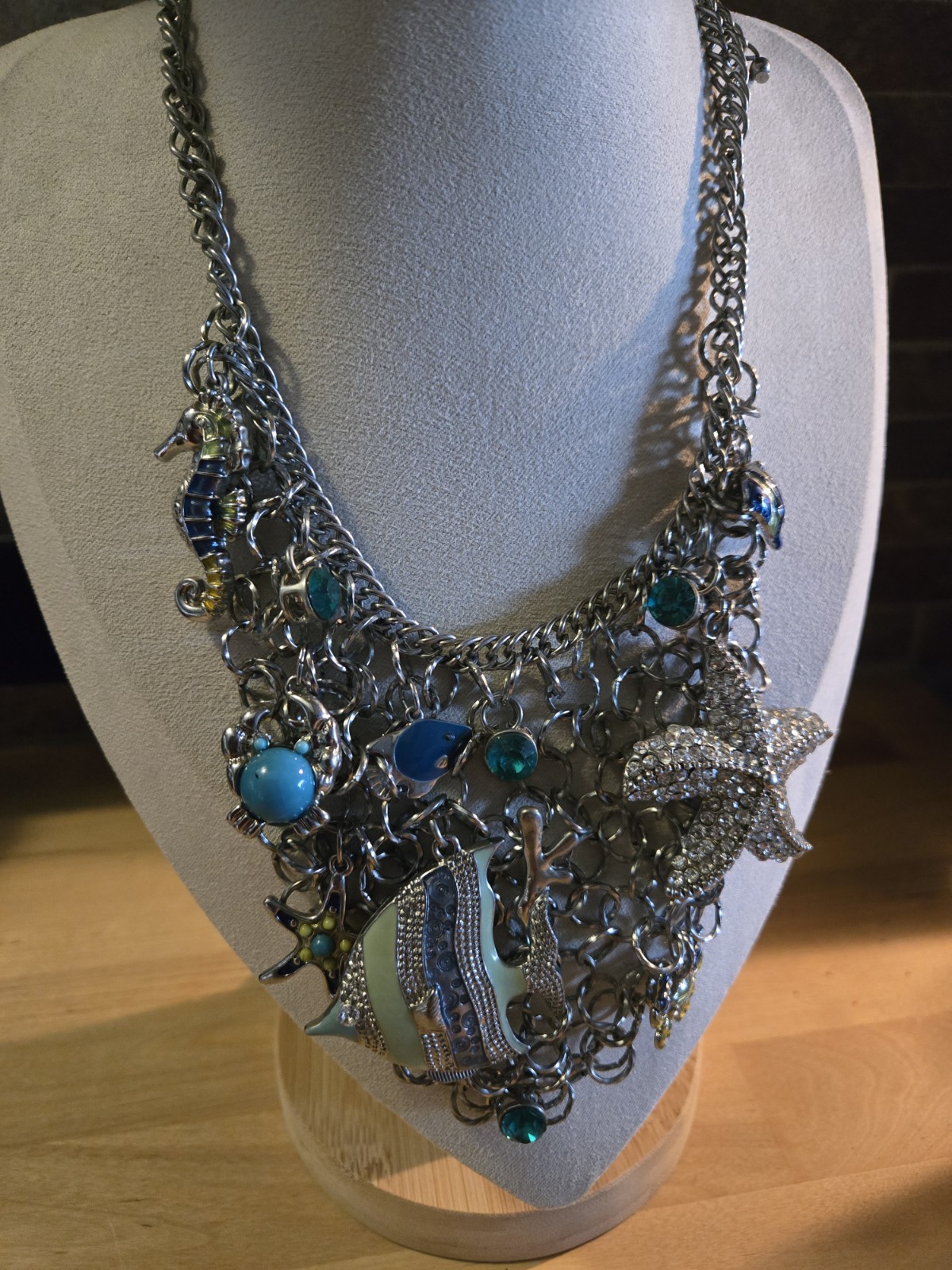 Under The Sea Vtg Silvertone Charm Necklace Fish Seahorse Crab Enamel Rhinestone