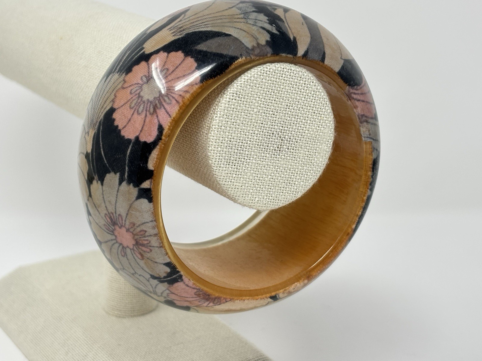 Vintage Chunky Floral Encased Wood Bangle Bracelet Y2K Boho 8″ Stackable