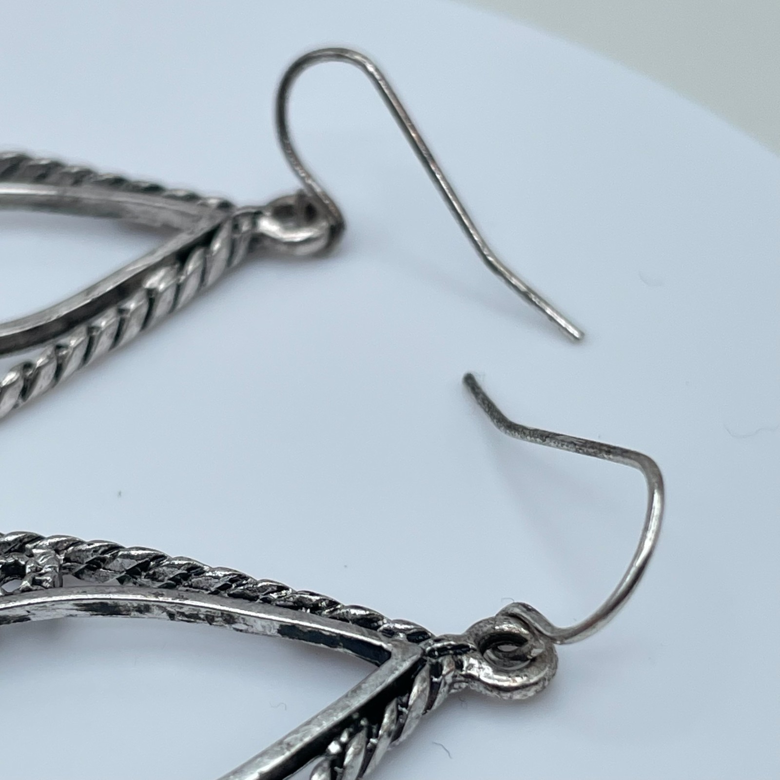 Vintage 90s Silver Tone Filigree Teardrop Dangle Earrings Boho Fashion Jewelry
