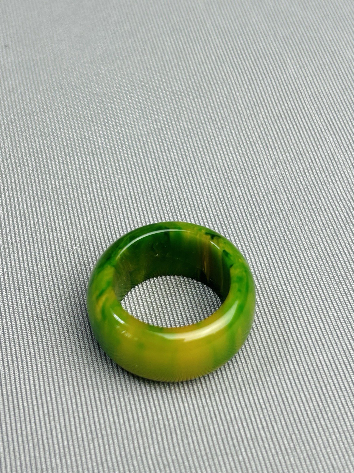 Bakelite Size 6.5 Vintage Green Marbled Chunky Ring