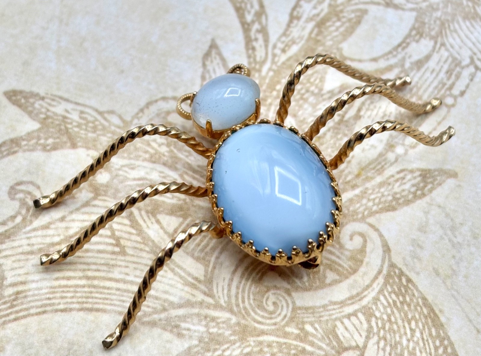 VINTAGE Moon Glow glass Spider Brooch Figural Insect PIN Fancy Fashion BUG