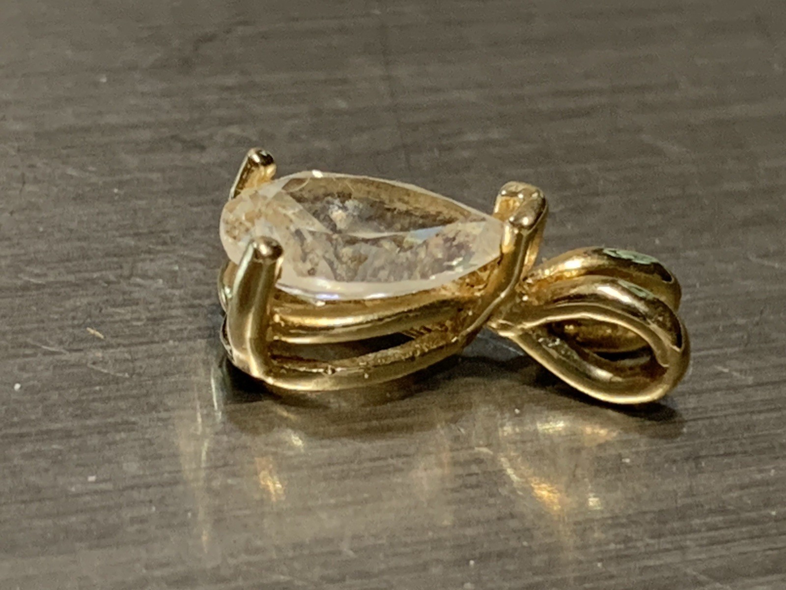 14kt Yellow Gold Pendant Tear Drop Clear Stone Unknown Hallmarked On Back