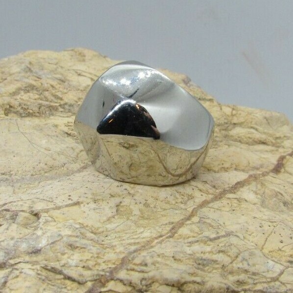 Ladies stainless steel ring no stone Silver Tone FAUCTED Chunky Thick RARE SZ 5