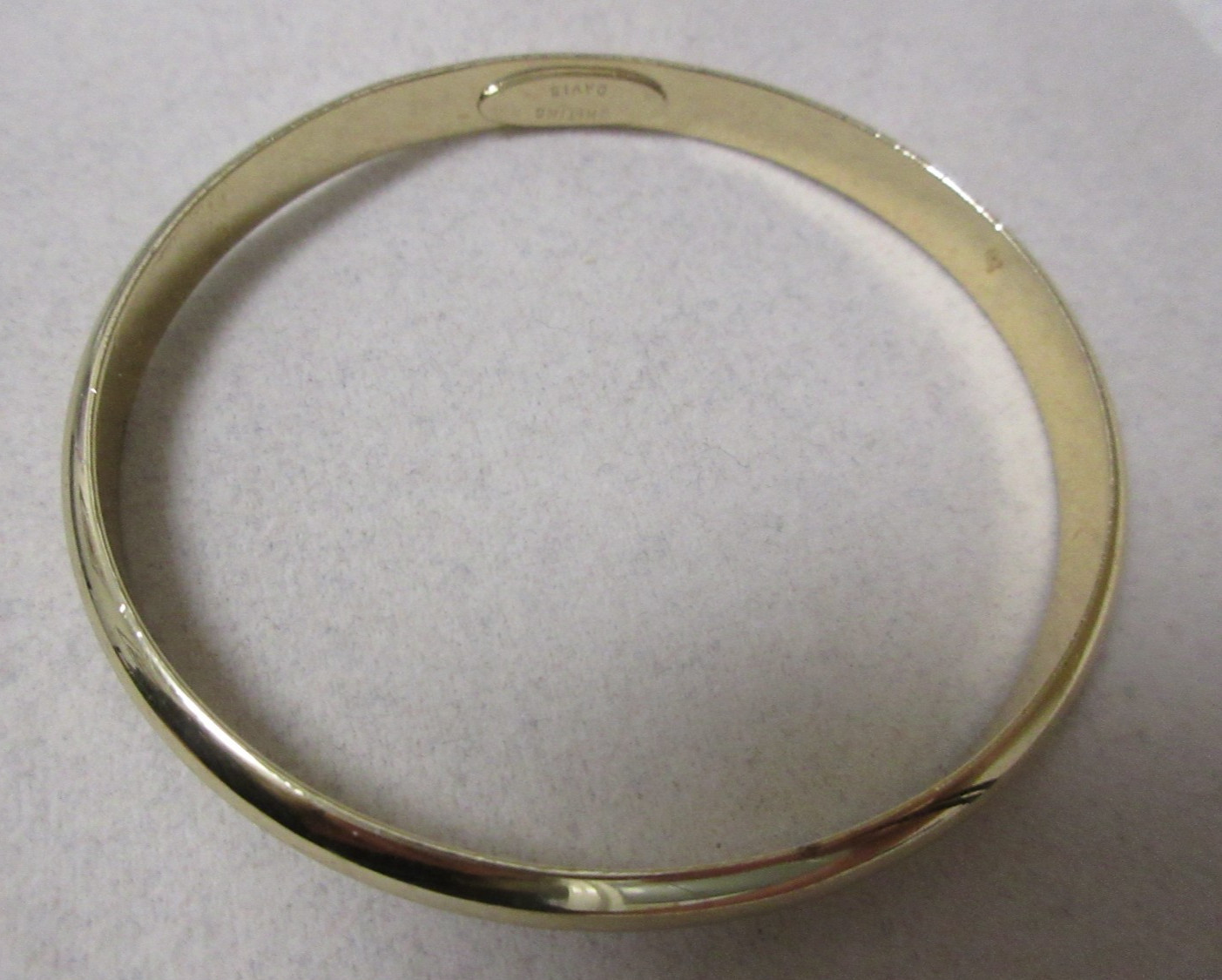 Vintage Gold Tone Whiting and Davis Bangle Bracelet 7″ No metal wear
