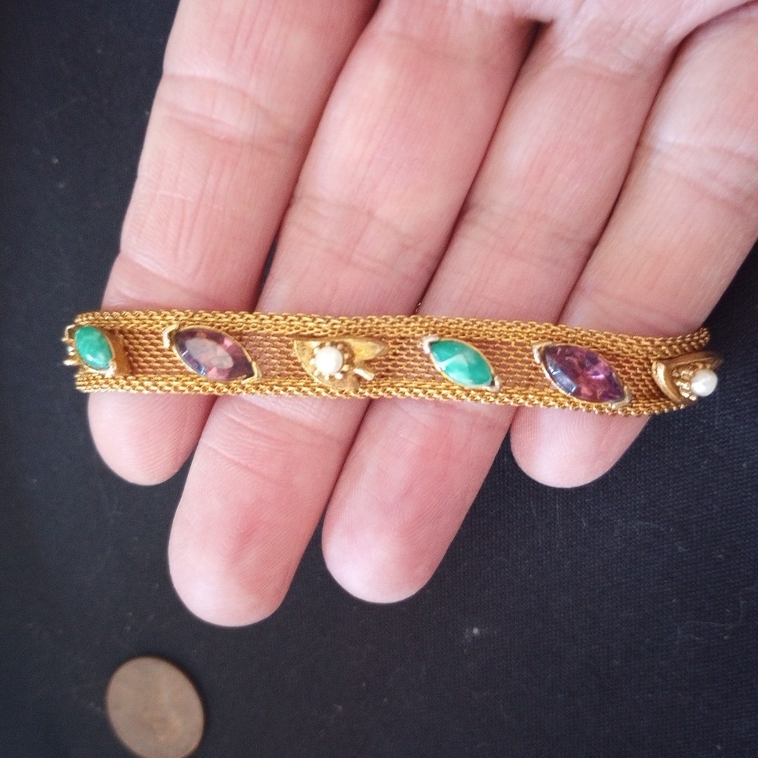 Vtg Signed FLORENZA Gold Tone Mesh Bracelet, Green & Purple Stones & Faux Pearls