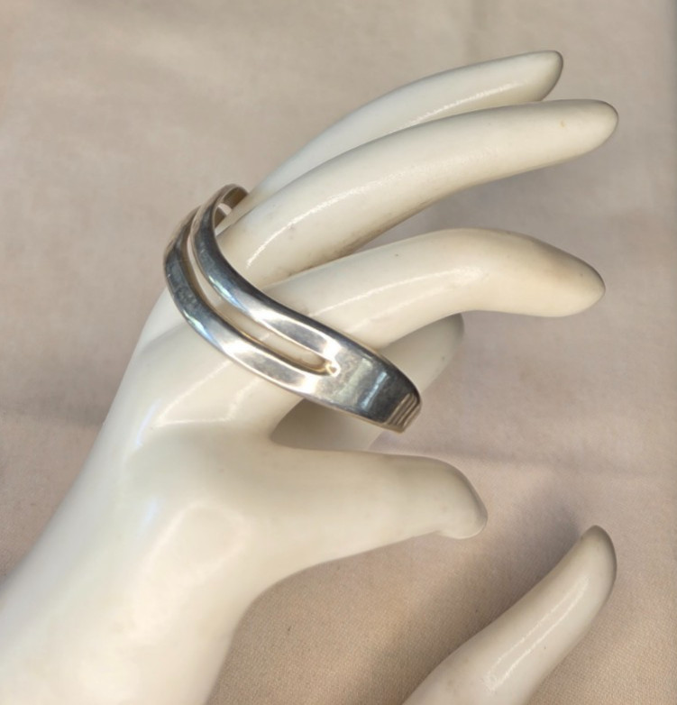 Solid Sterling Silver Vtg Mexico 2 Row Cuff Bracelet Signed AT w/ Beehive 18.7g