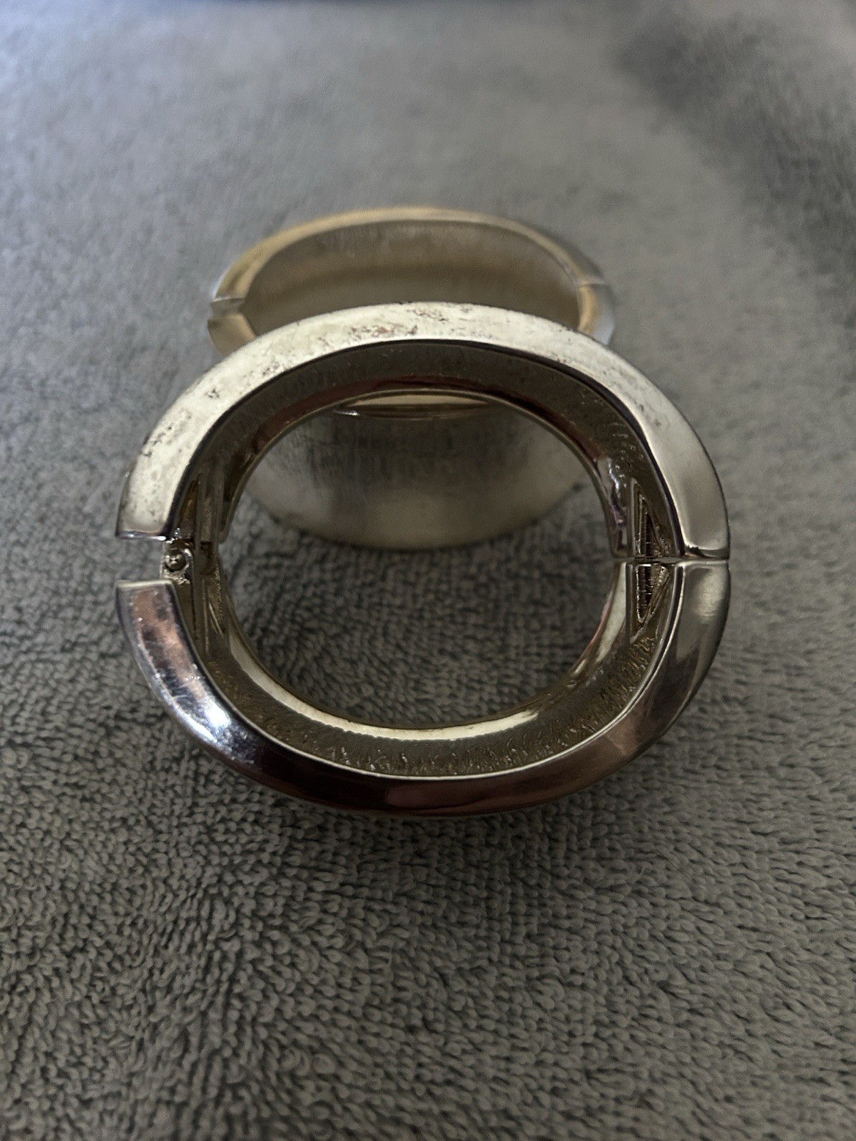 Pair Of Chunky Avon Silver Plate Bracelets Clamper Vintage excellent